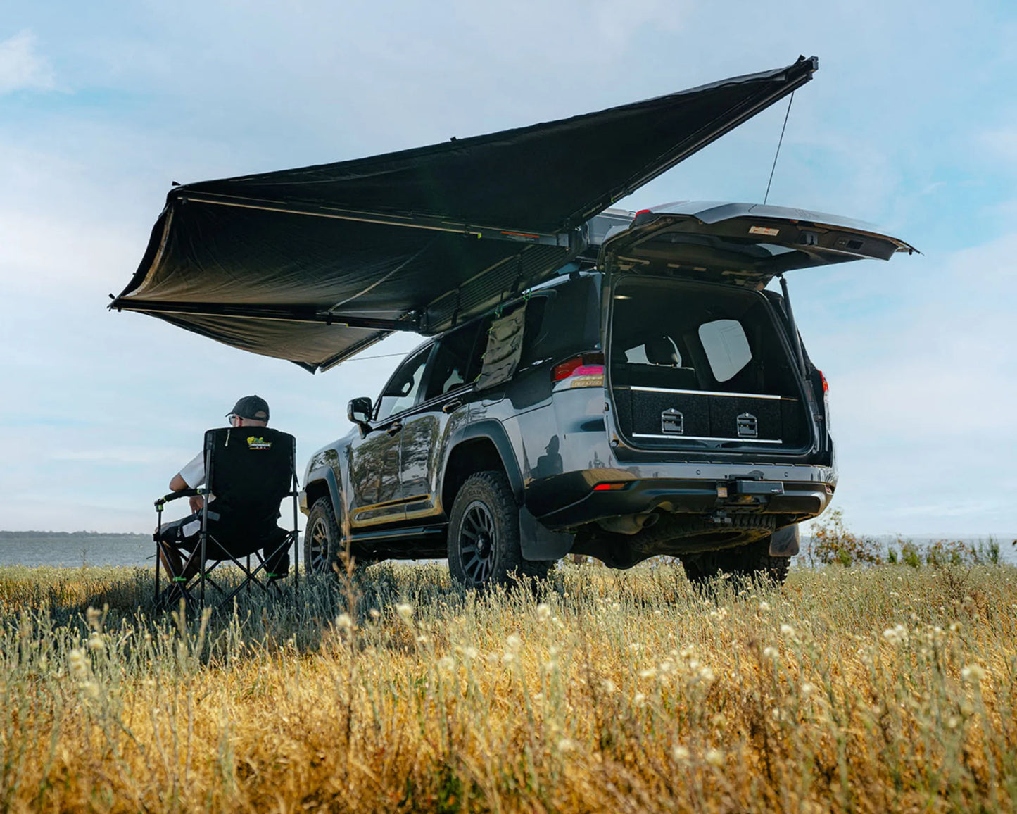 Ironman 4x4 DeltaWing 180° Awning