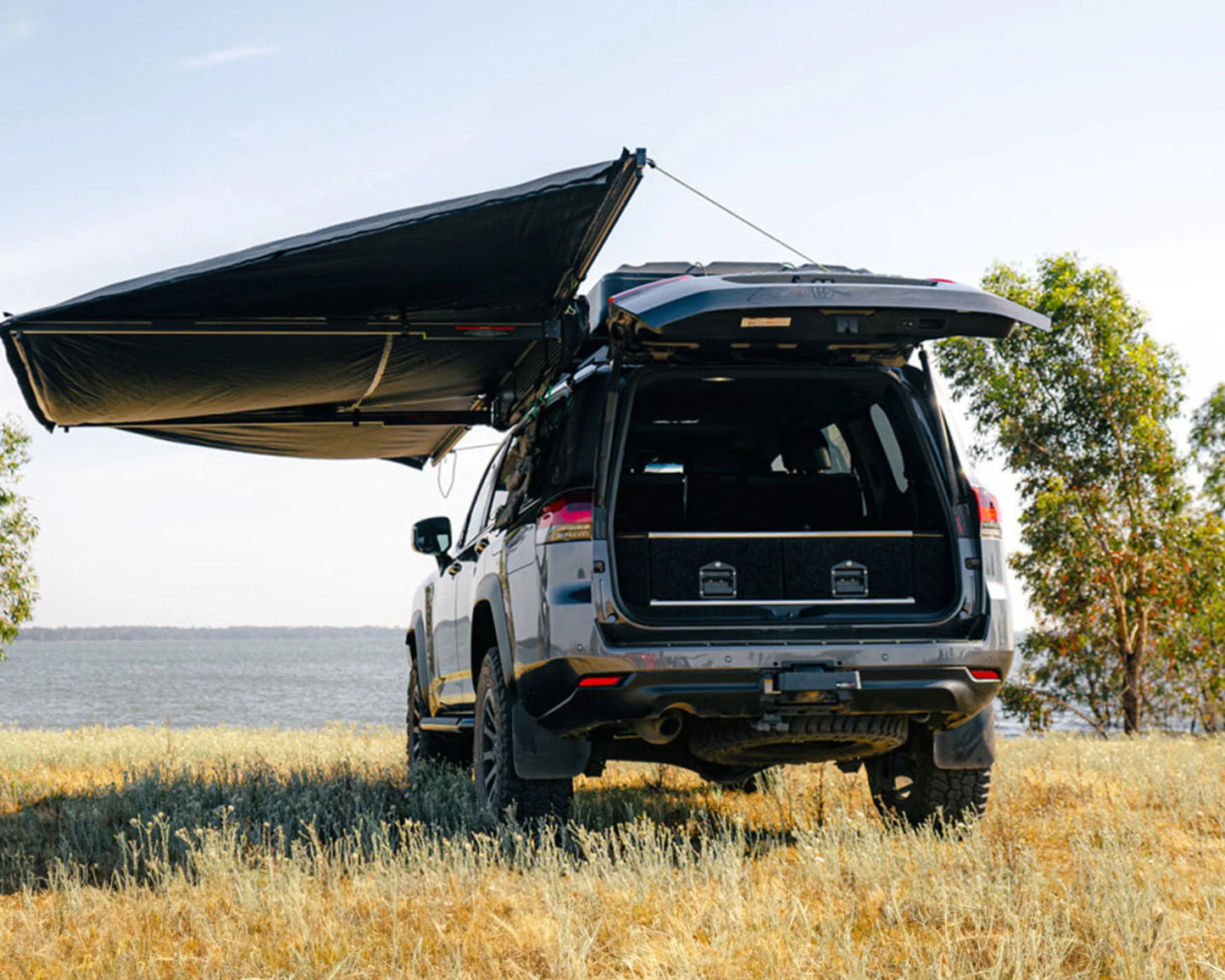Ironman 4x4 DeltaWing 180° Awning
