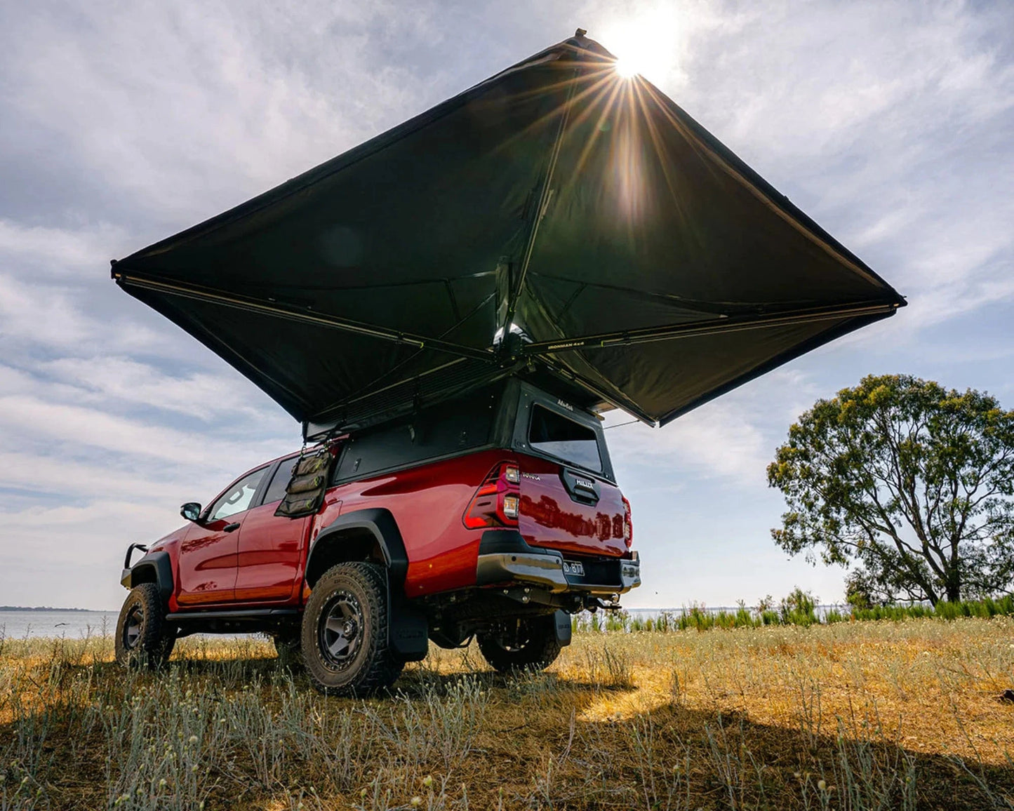 Ironman 4x4 DeltaWing 270° Awning