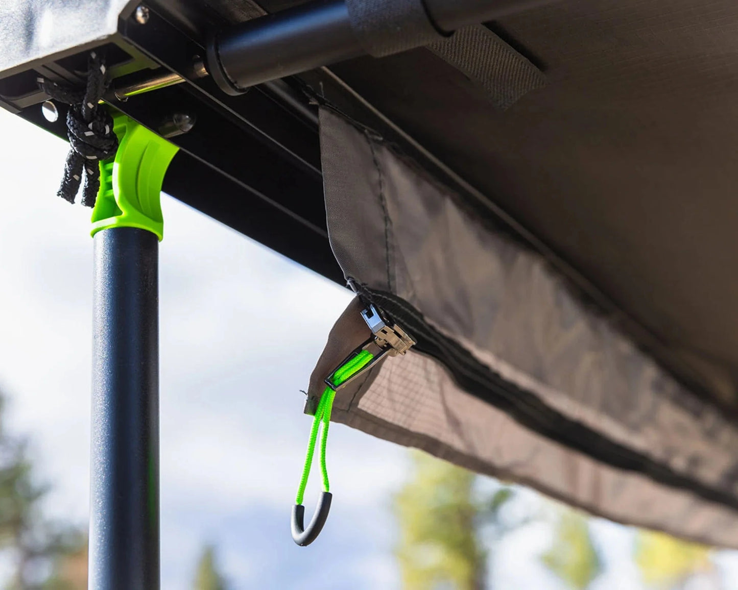 Ironman 4x4 DeltaWing 90° Awning