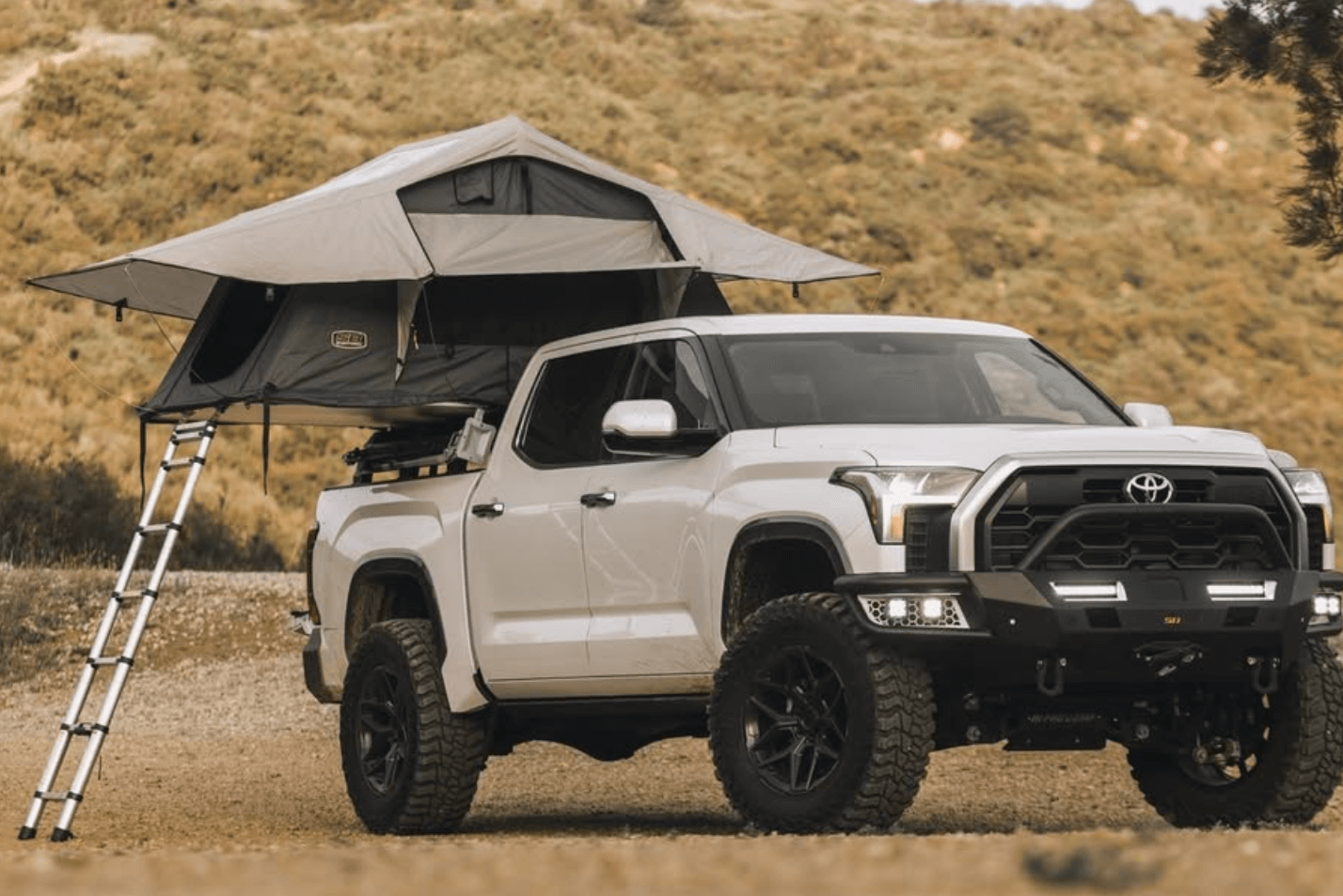 Smittybilt Gen2 Overlander Tent - Overland Odyssey