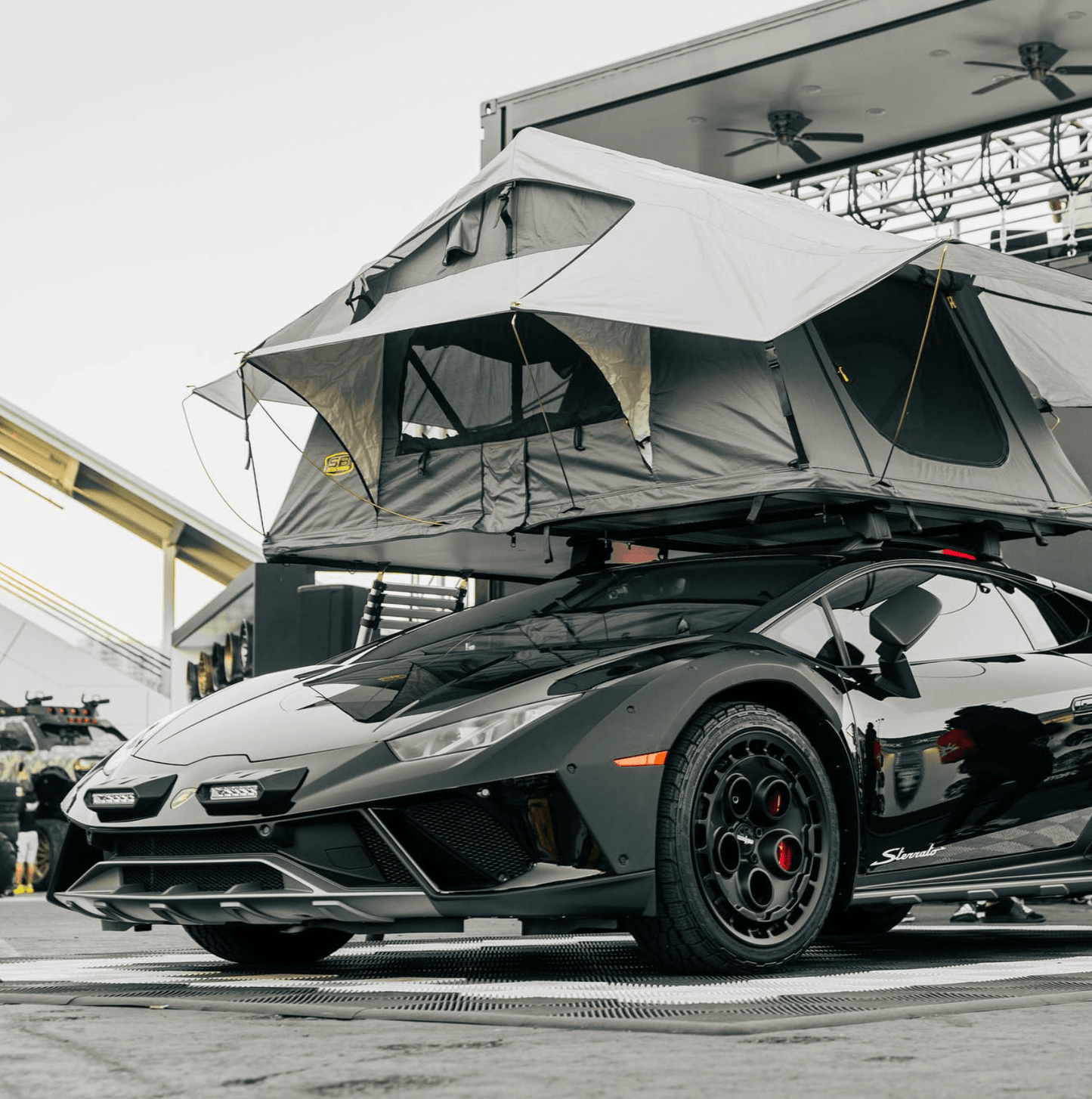 Smittybilt Gen2 Overlander Tent - Overland Odyssey