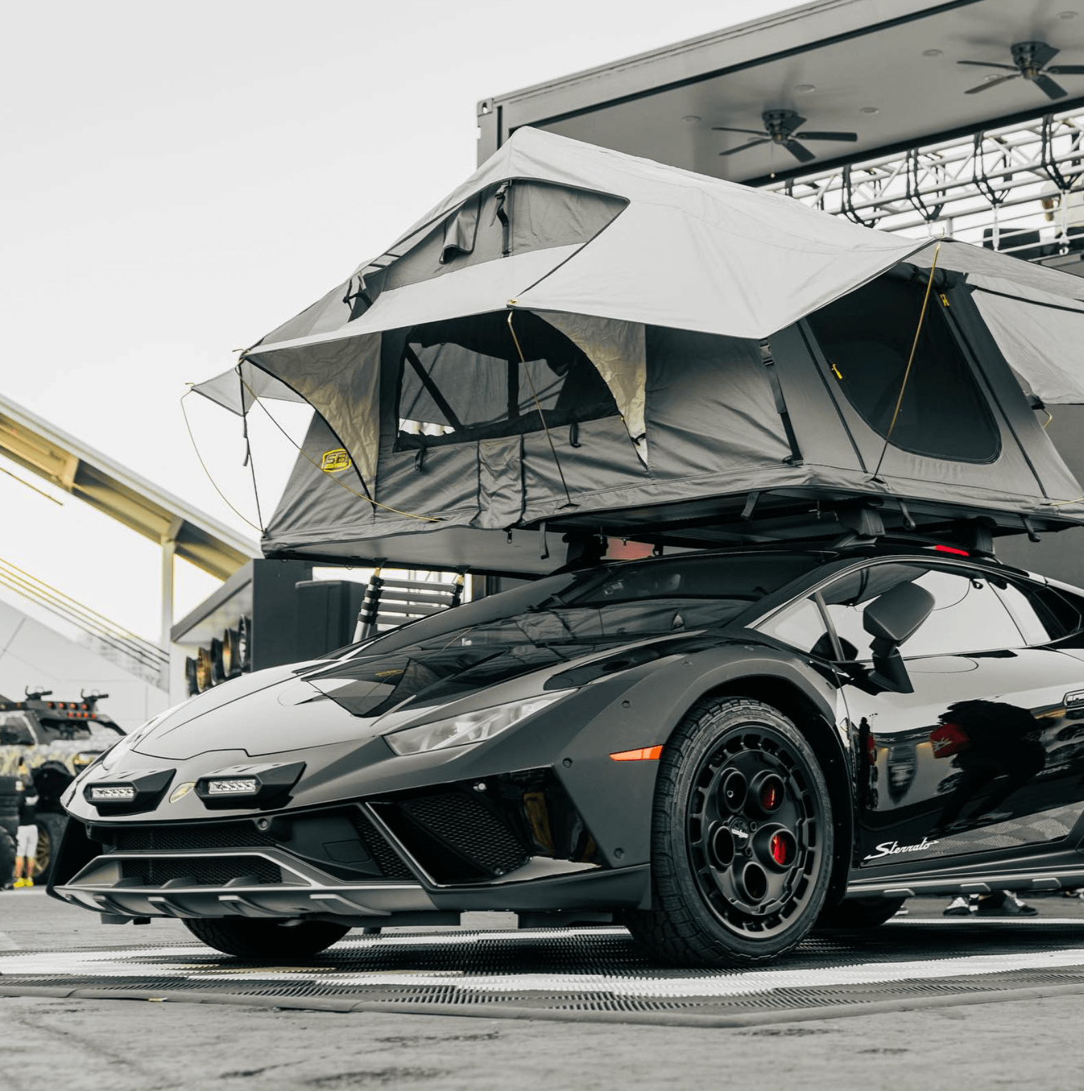 Smittybilt Gen2 Overlander Tent - Overland Odyssey